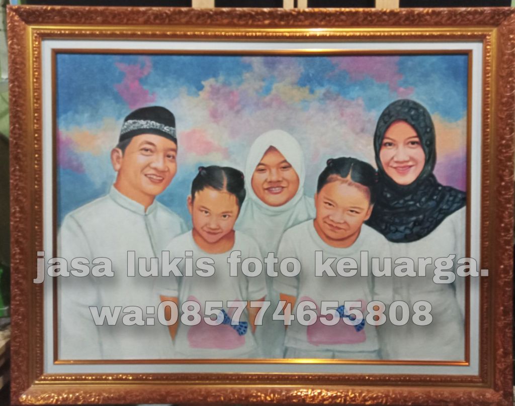 Jasa lukis foto keluarga di kanvas cat minyak